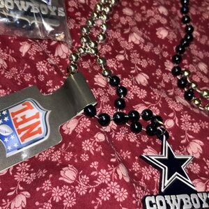 2 NWT Dallas Cowboys NFL beads #9099 Star Bead five silver, pompoms, extra beads